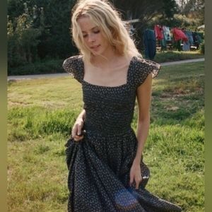 Sold! RARE Doen Honeysuckle Winter Ditsy Floral Sz Med